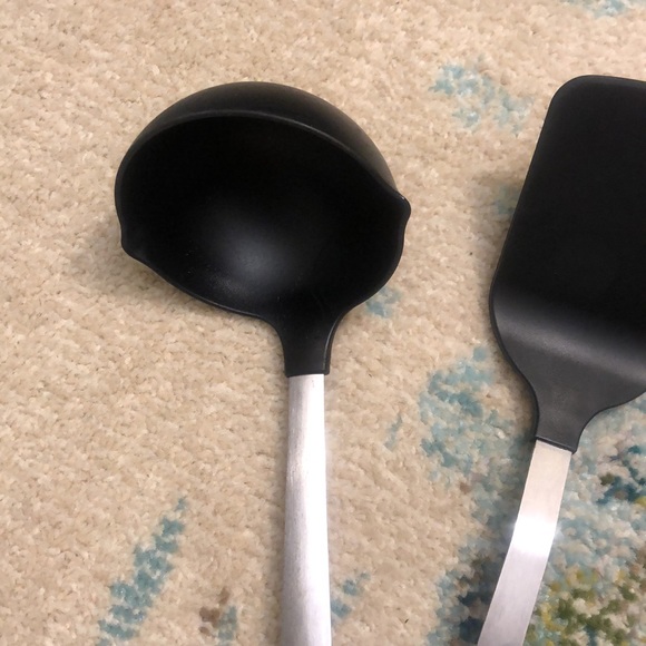 🍀 4/$15! Set of theee kitchen tools. Two spatulas and a soup ladle - Picture 2 of 10